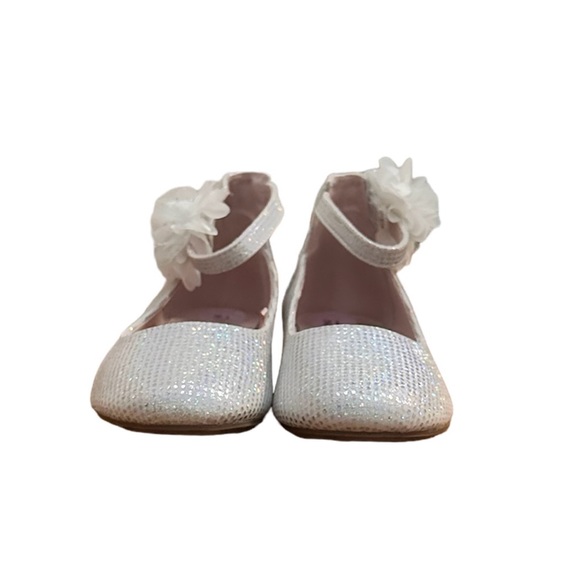 Little Girls Size12 White Sandals with Sparkles Shine and Floral embellishments! - Picture 2 of 6